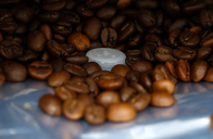 Caoffeeの豆の食品包装のための側面のジッパーが付いているカスタマイズされた立場の袋弁のコーヒー バッグ
